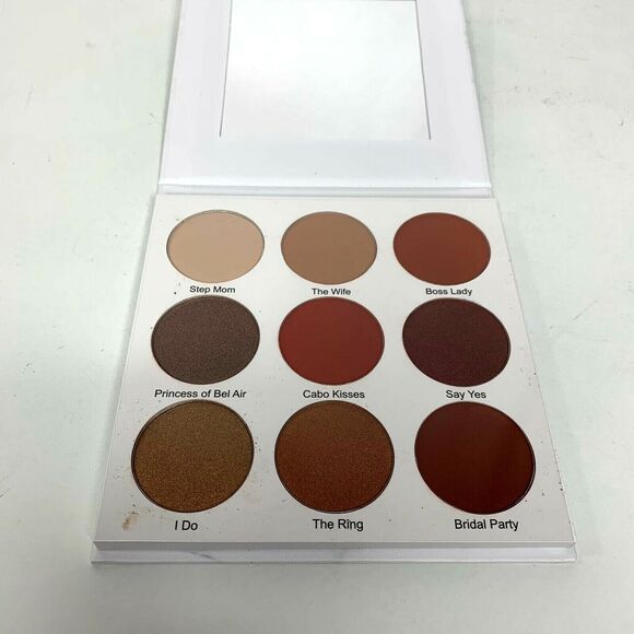 GIVE THEM LALA BEAUTY Eyeshadows The Grown Woman Palette High Pigment Blendable - Picture 8 of 9